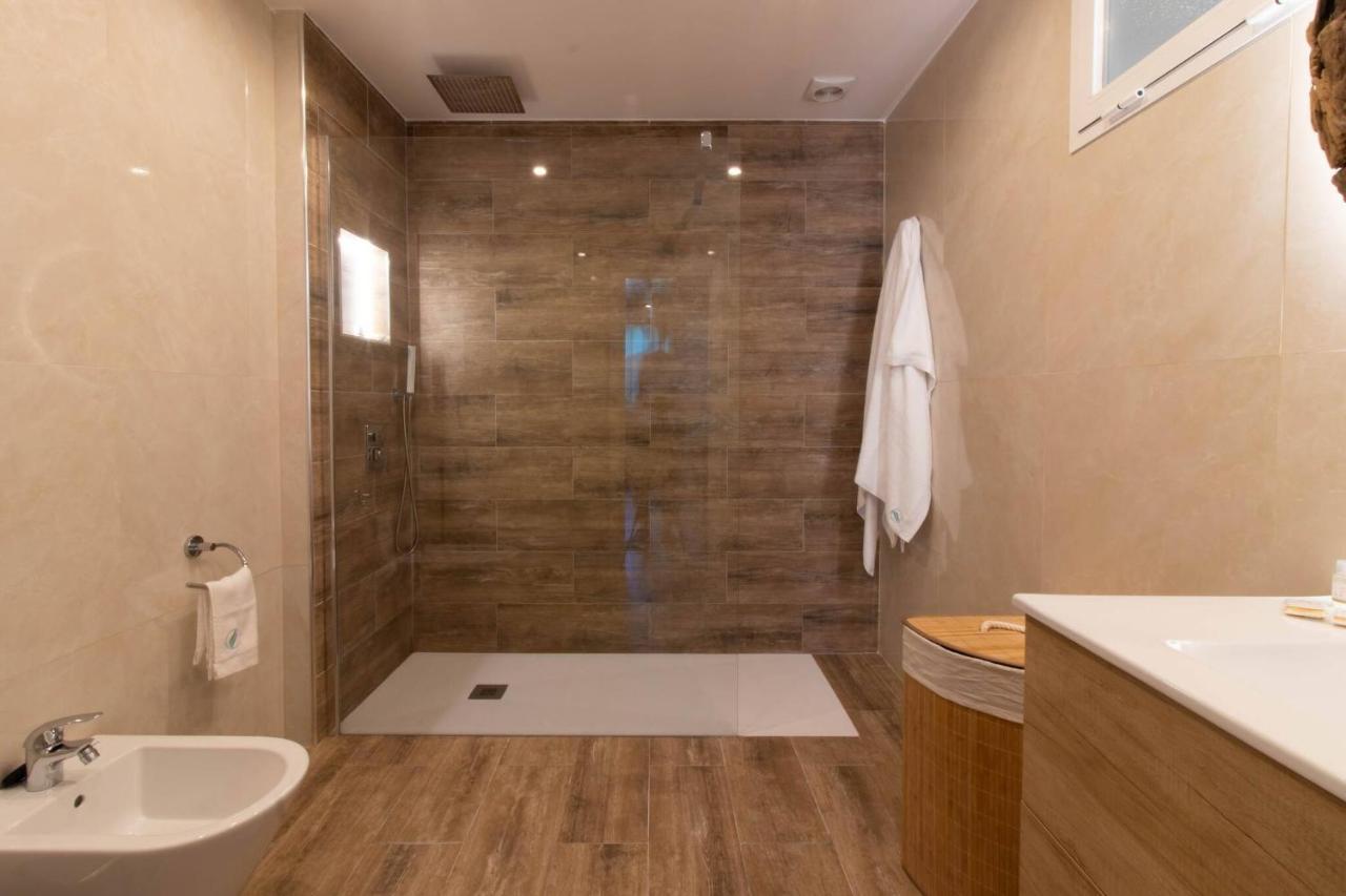 Room In Guest Room - Private Room In The Fishing Port Of Marbella Exterior foto